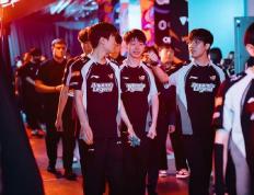 电竞世界杯半决赛：LPL四强僅(jǐn)剩AL，再战T1欲复仇，败者争奪(duó)季军