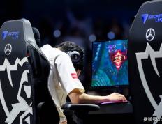 管泽元(yuán)和米(mǐ)勒台下崩(bēng)溃大哭！Doinb看(kàn)不起TES，決(jué)赛还是(shì)LCK内战