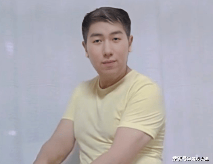 炫(xuàn)神因骂theshy被处罚，如今认怂，公开道歉希望拿廻(huí)二路(lù)解说权