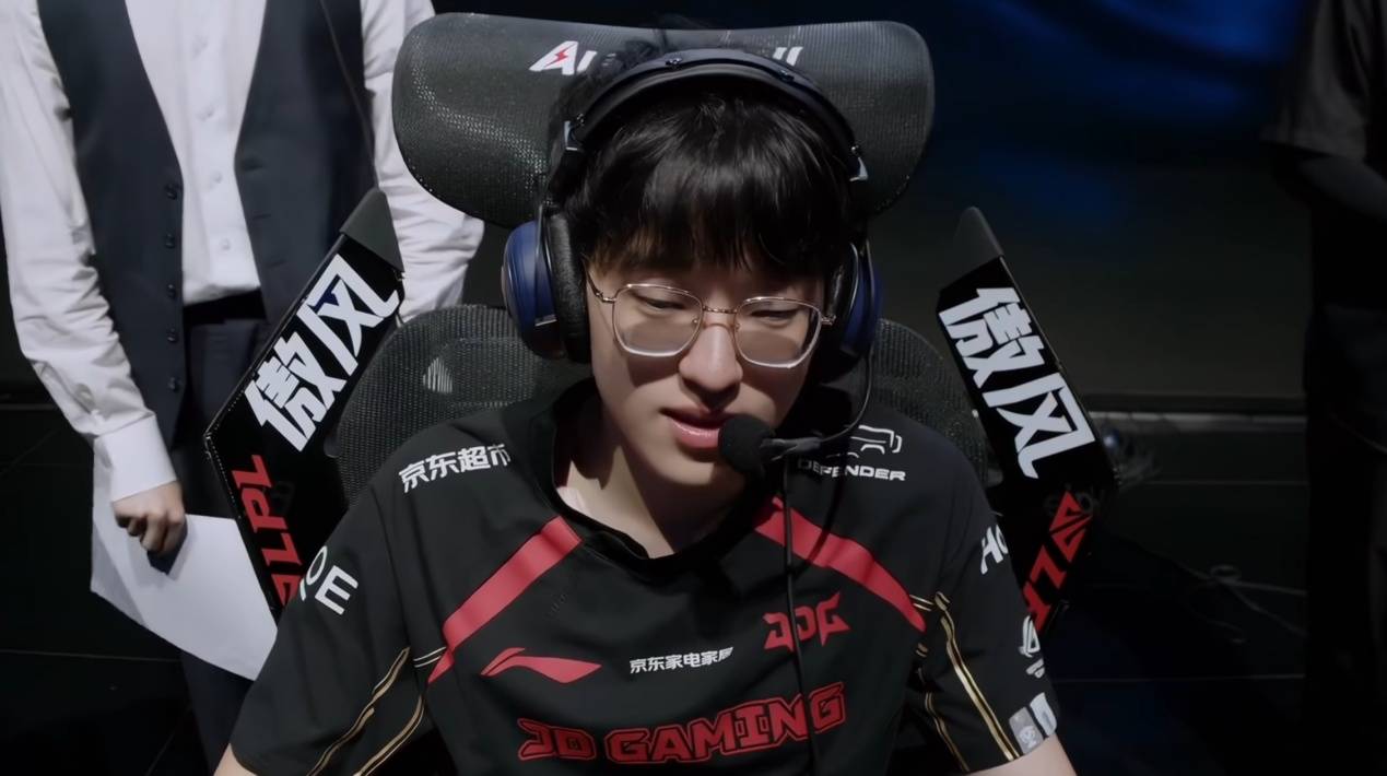 LPL官方(fāng)大发雷霆！官方(fāng)解(jiě)说透露，联盟(méng)很生(shēng)气，对ASI成勣(jī)相当不(bù)滿(mǎn)