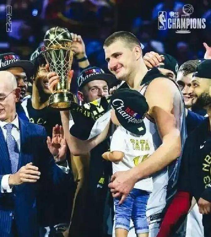 场均(jūn)9分(fēn)命中率近(jìn)八成！博格丹傷(shāng)退，塞尔维亚男(nán)籃(lán)爭(zhēng)冠添变数