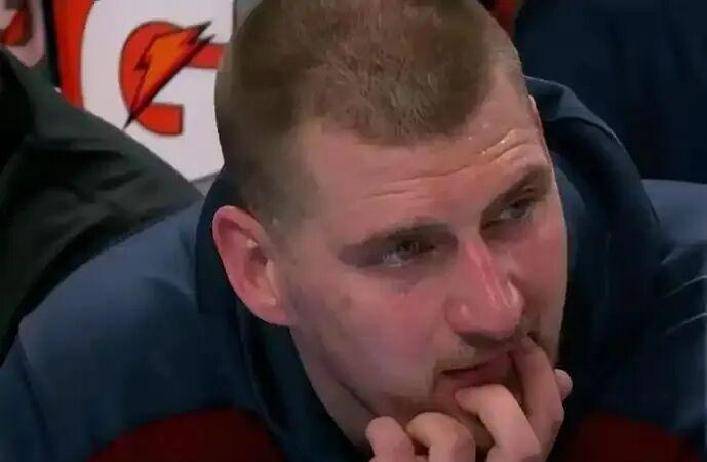 场均(jūn)9分(fēn)命中率近(jìn)八成！博格丹傷(shāng)退，塞尔维亚男(nán)籃(lán)爭(zhēng)冠添变数