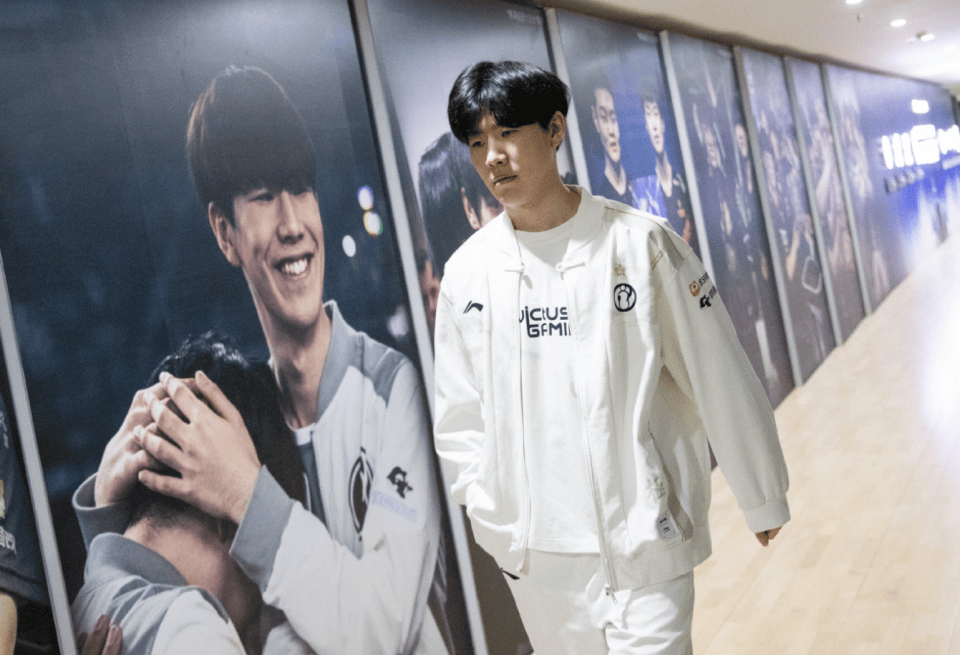 LOL最具(jù)人(rén)氣(qì)两支战队，相继被对手横扫，晉(jìn)级世(shì)界赛难度很大！