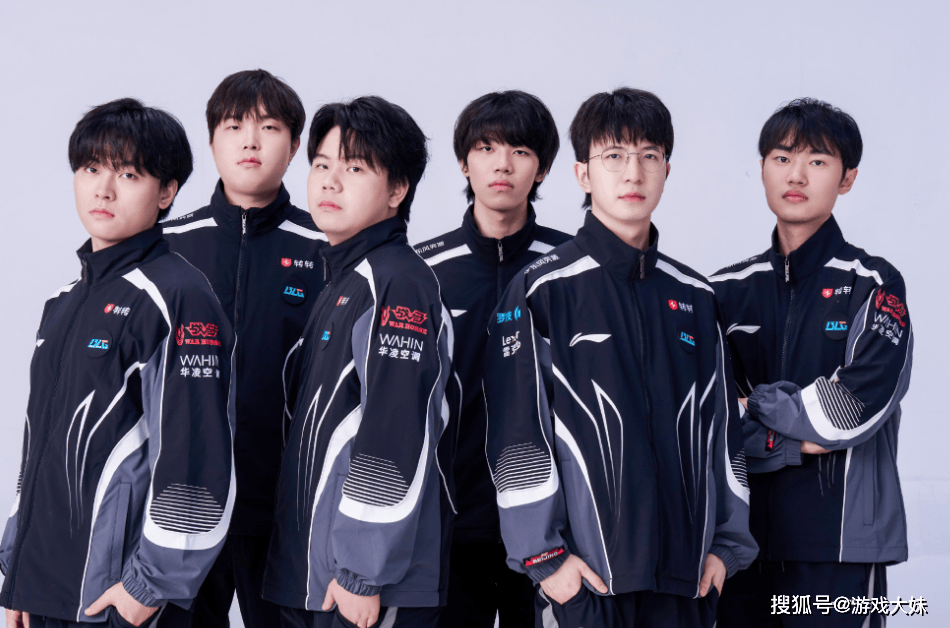 观衆(zhòng)對(duì)LPL彻底失望了，S15门票卖不出去，普遍认为LPL将止步(bù)4强