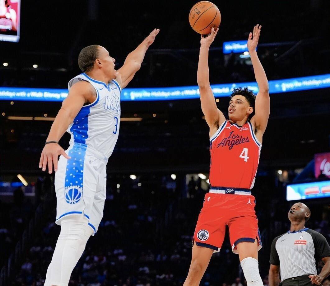 泰倫(lún)盧(lú)又整活(huó)了，五(wǔ)老阵容(róng)被魔术打败，哈登独砍(kǎn)24分也帶(dài)不动快船(chuán)