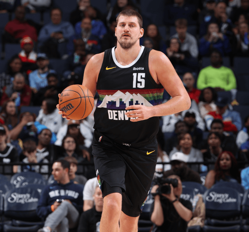 NBA最新排(pái)名！湖人丢西部第二，火箭稳住(zhù)第四，两队给勇士送(sòng)温煖(nuǎn)