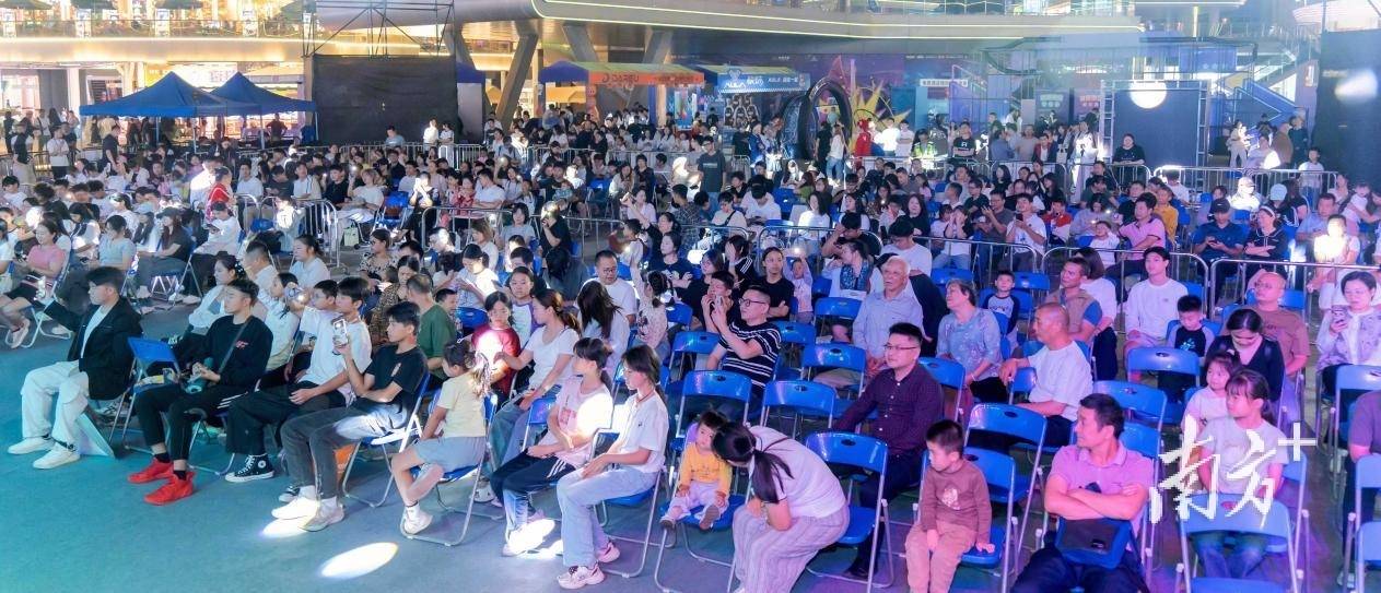 大湾区電(diàn)競(jìng)迷再聚万江，LOL峽(xiá)谷传奇观赛派对落幕