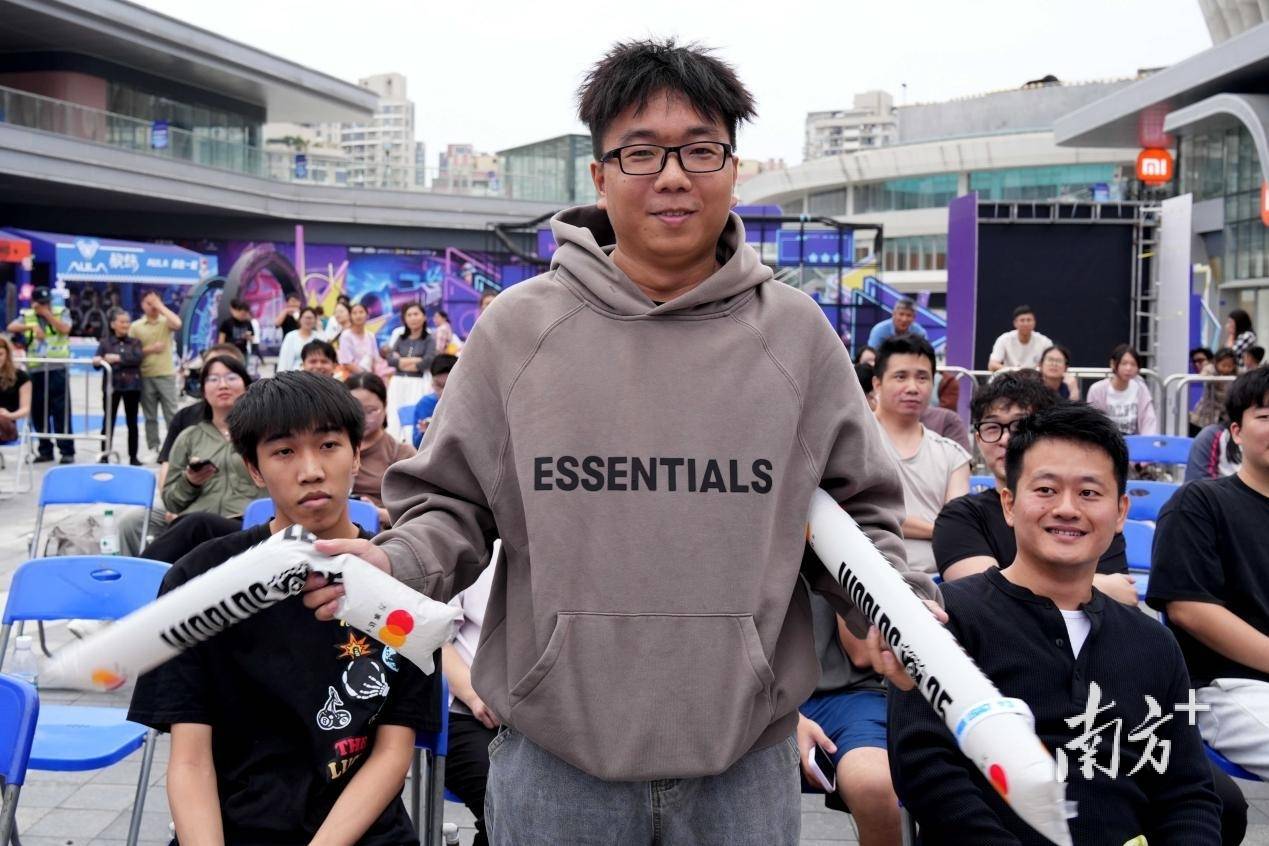 大湾区電(diàn)競(jìng)迷再聚万江，LOL峽(xiá)谷传奇观赛派对落幕