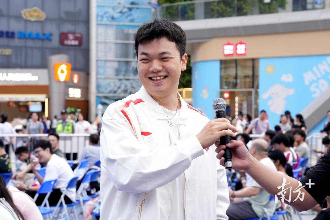 大湾区電(diàn)競(jìng)迷再聚万江，LOL峽(xiá)谷传奇观赛派对落幕